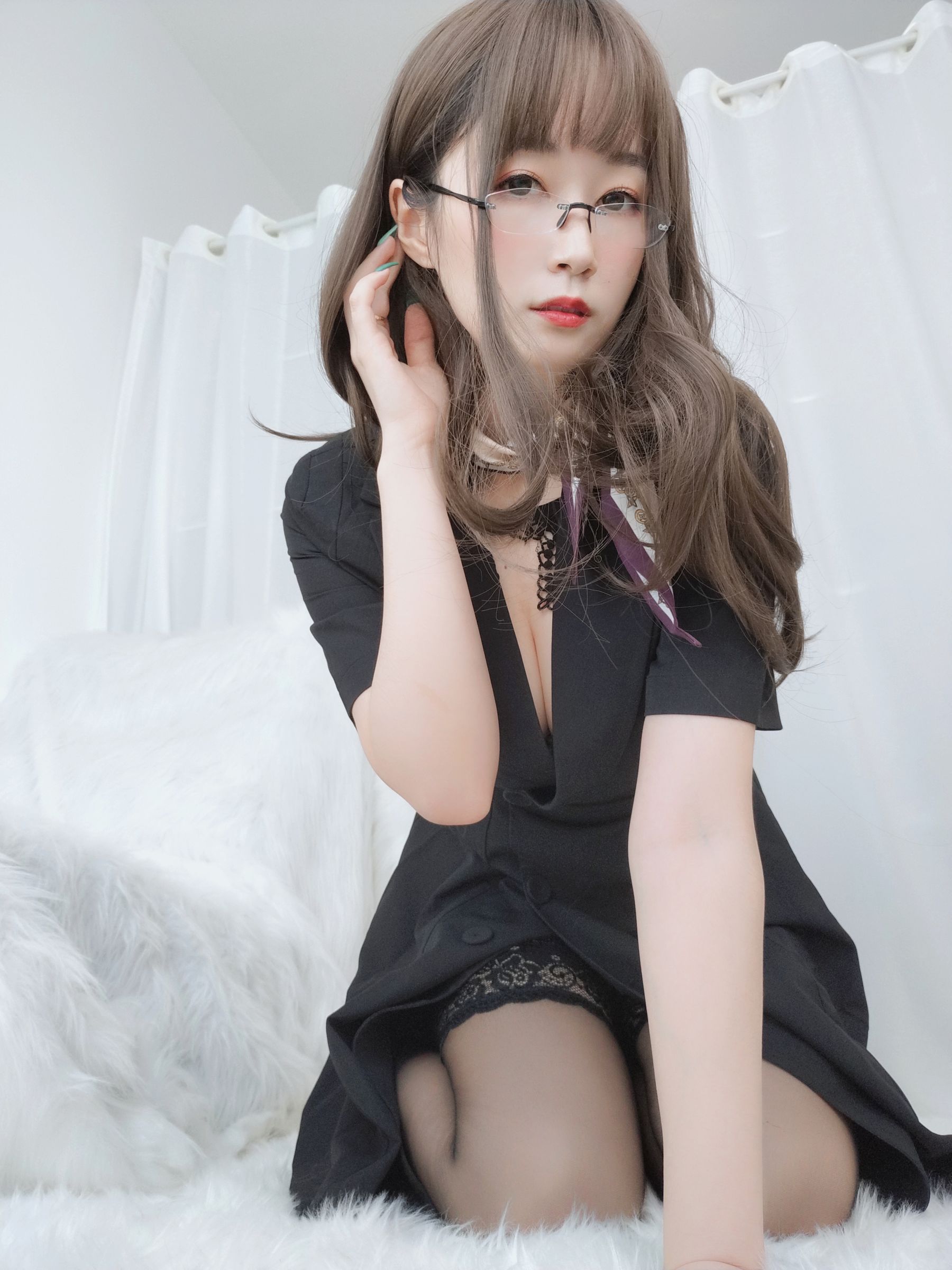 Coser小姐姐白银81–OL下的内衣写真集插图2